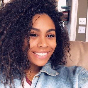 Meet your Posher, Alexandra